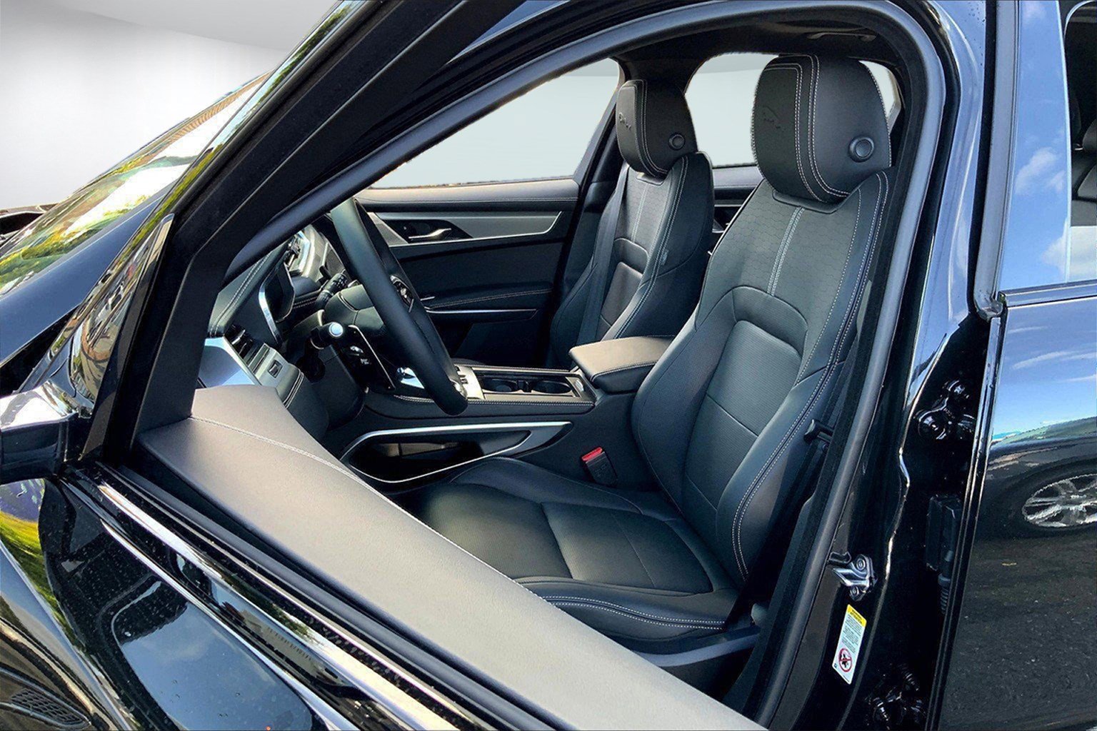 New 2026 Jaguar F-PACE R-Dynamic S AWD/4WD image 4