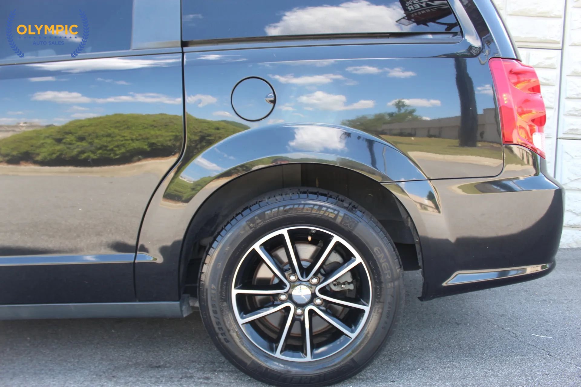 Used 2018 Dodge Grand Caravan GT FWD image 12