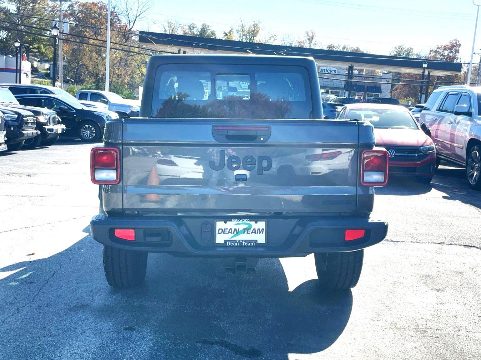 Used 2020 Jeep Gladiator Sport image 7
