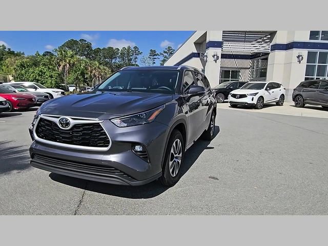 Used 2023 Toyota Highlander XLE image 35