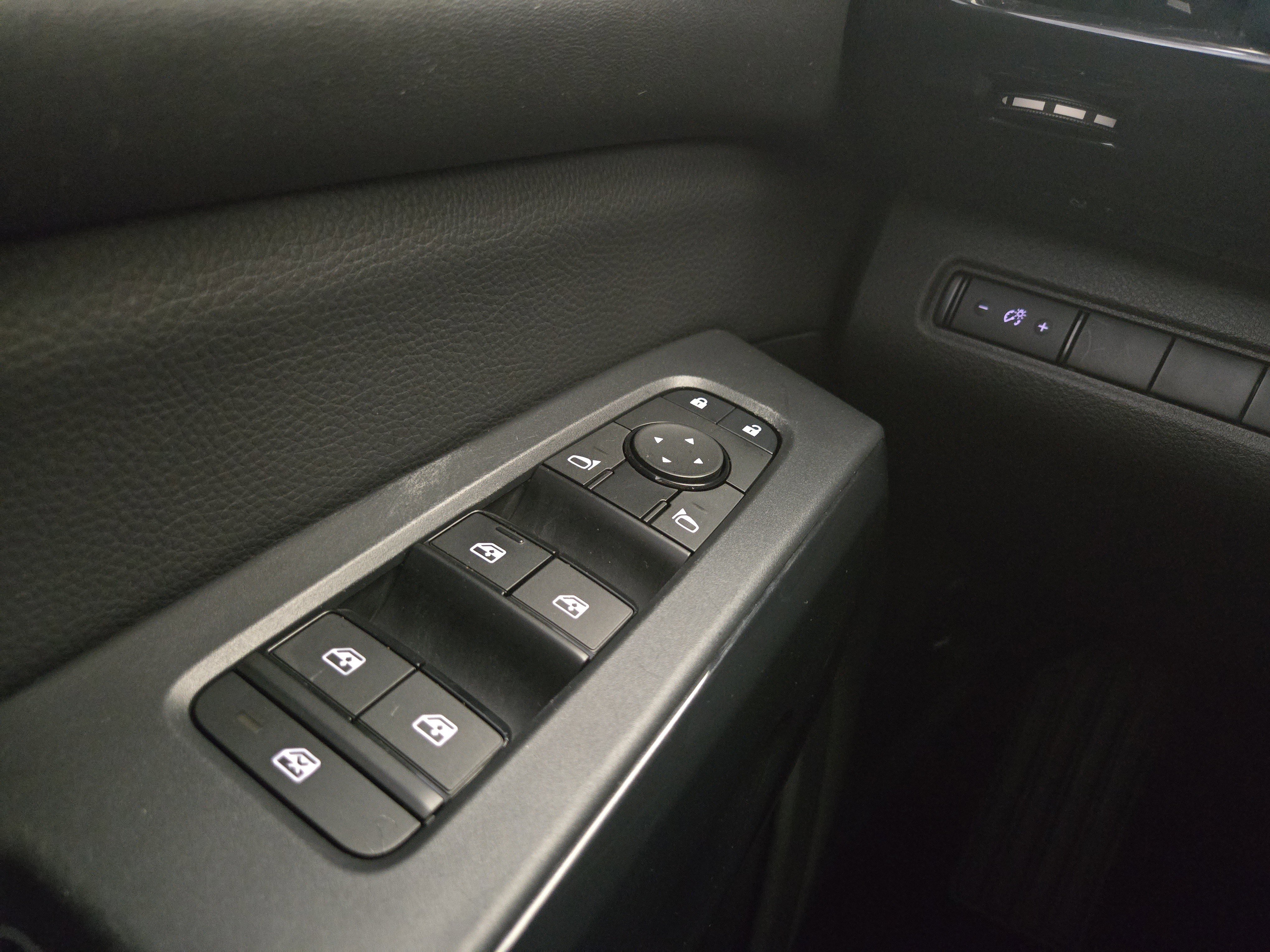 Used 2024 Nissan Pathfinder S image 28