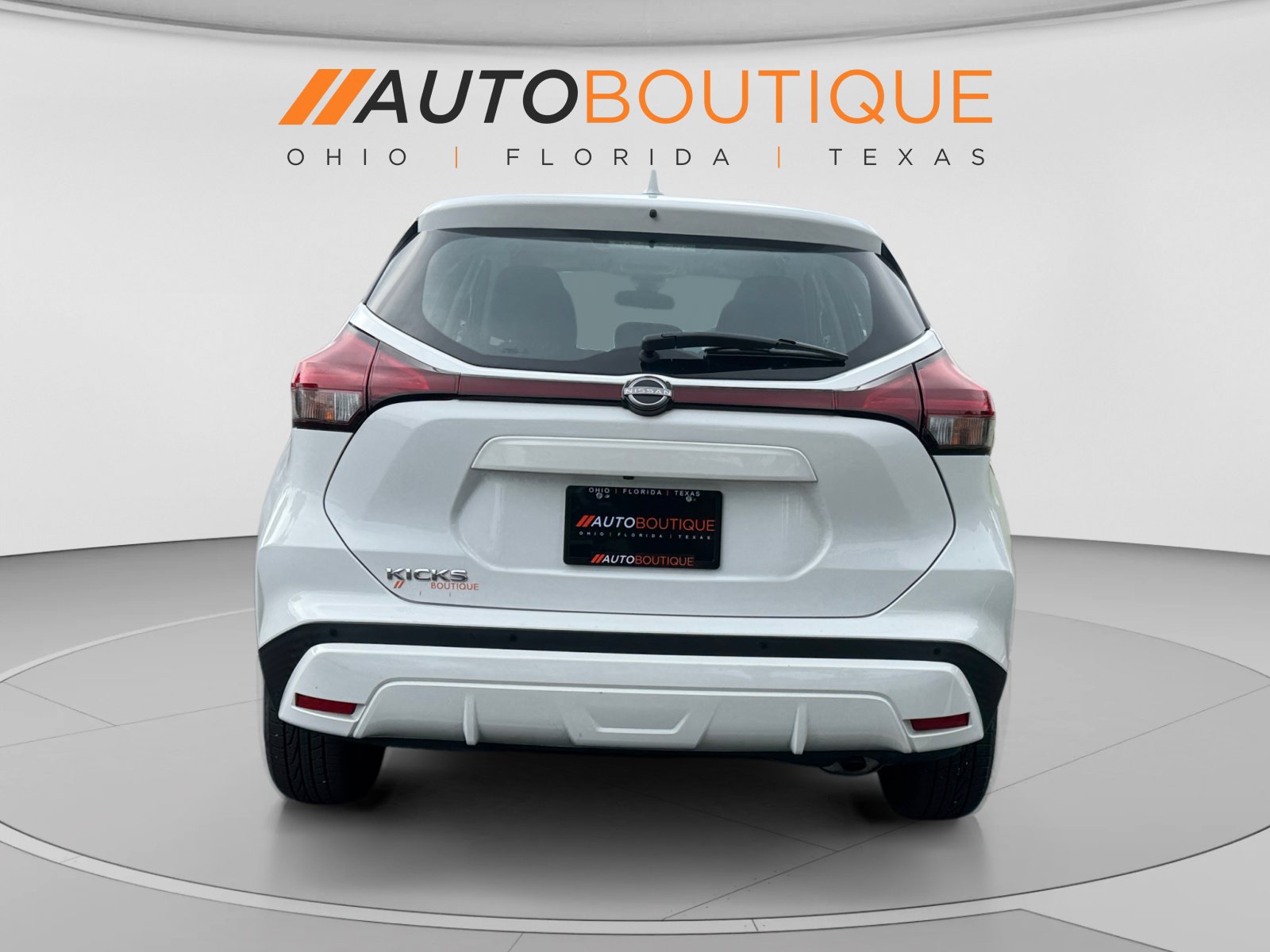 Used 2023 Nissan Kicks S FWD image 8