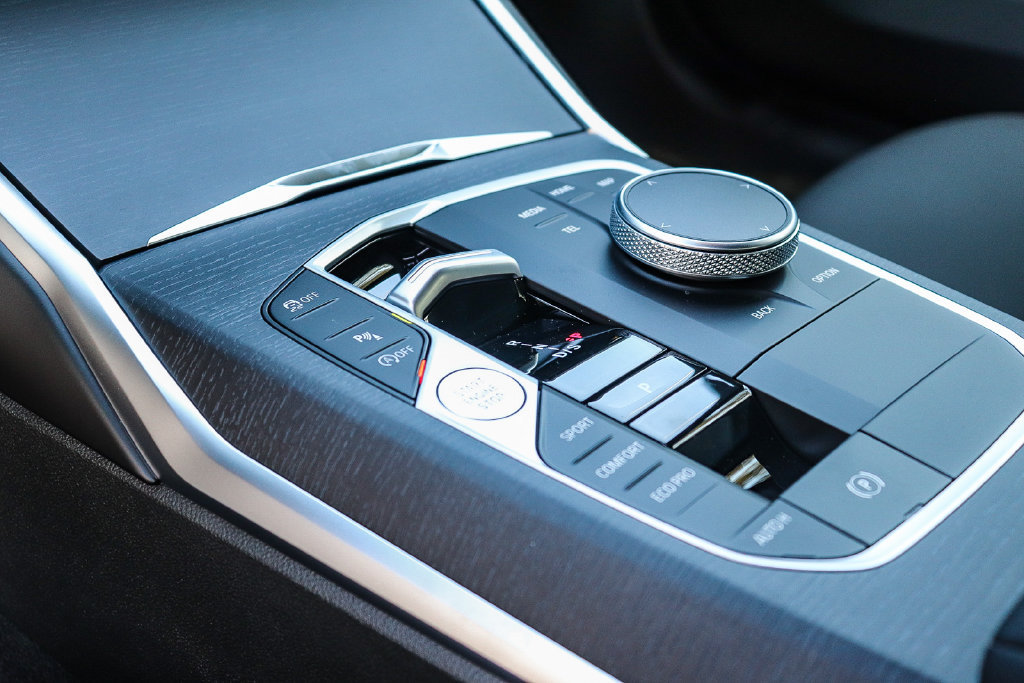 New 2026 BMW 330i Sedan RWD image 19