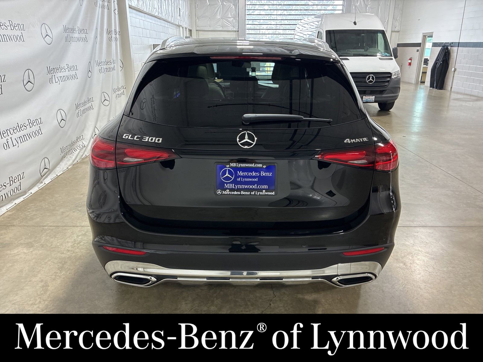 Used 2026 Mercedes-Benz GLC 300 4MATIC image 4