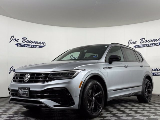 Used 2023 Volkswagen Tiguan SE R-Line FWD image 3