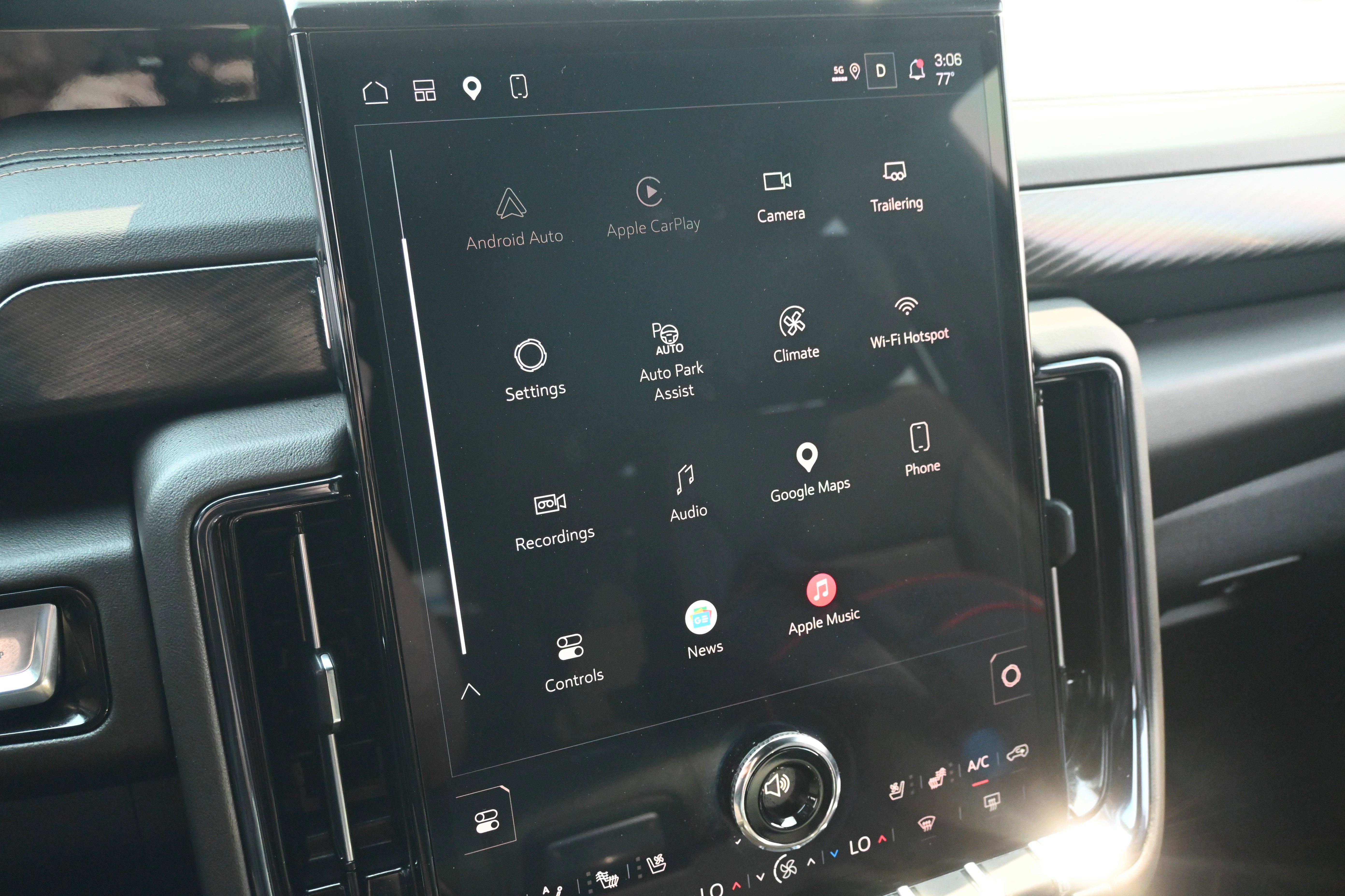 Used 2026 GMC Yukon XL AT4 image 35