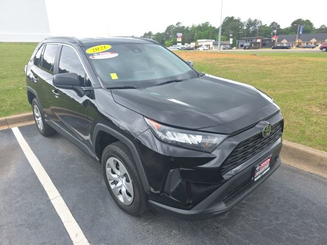 Used 2021 Toyota RAV4 LE FWD image 1