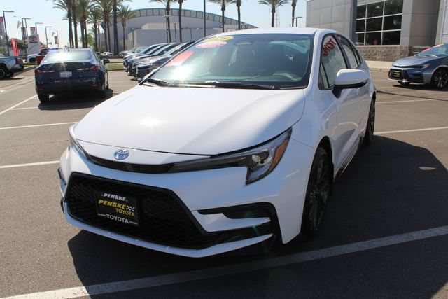 Certified 2026 Toyota Corolla SE FWD image 4