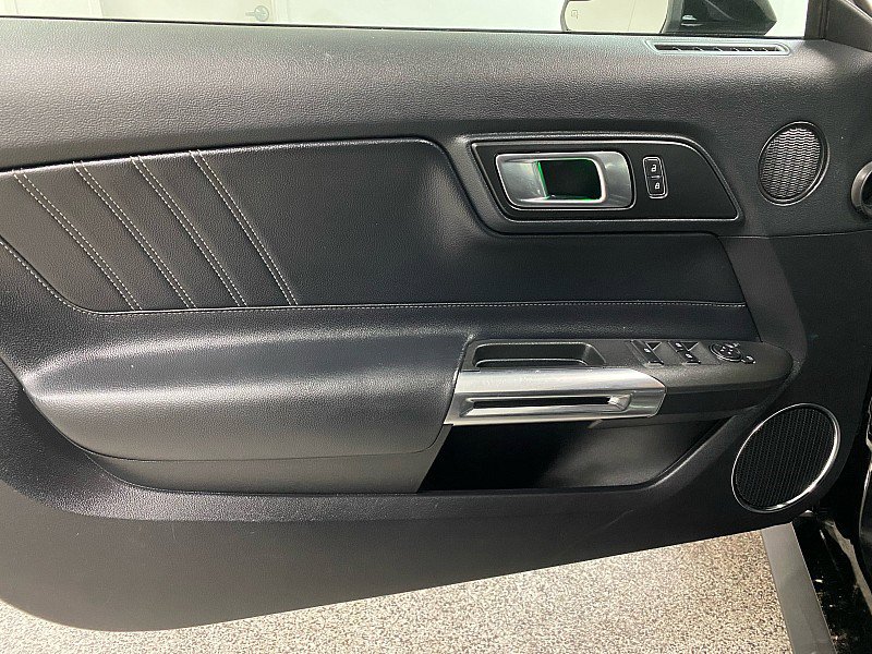 Used 2019 Ford Mustang Premium image 9