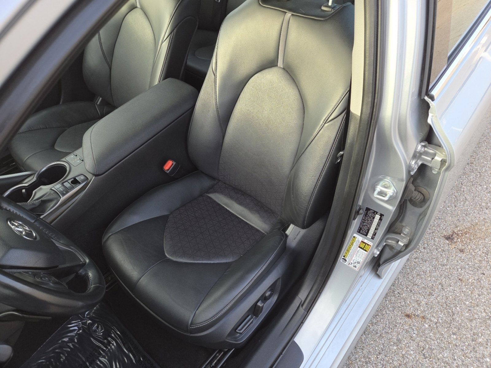 Used 2023 Toyota Camry XSE image 23