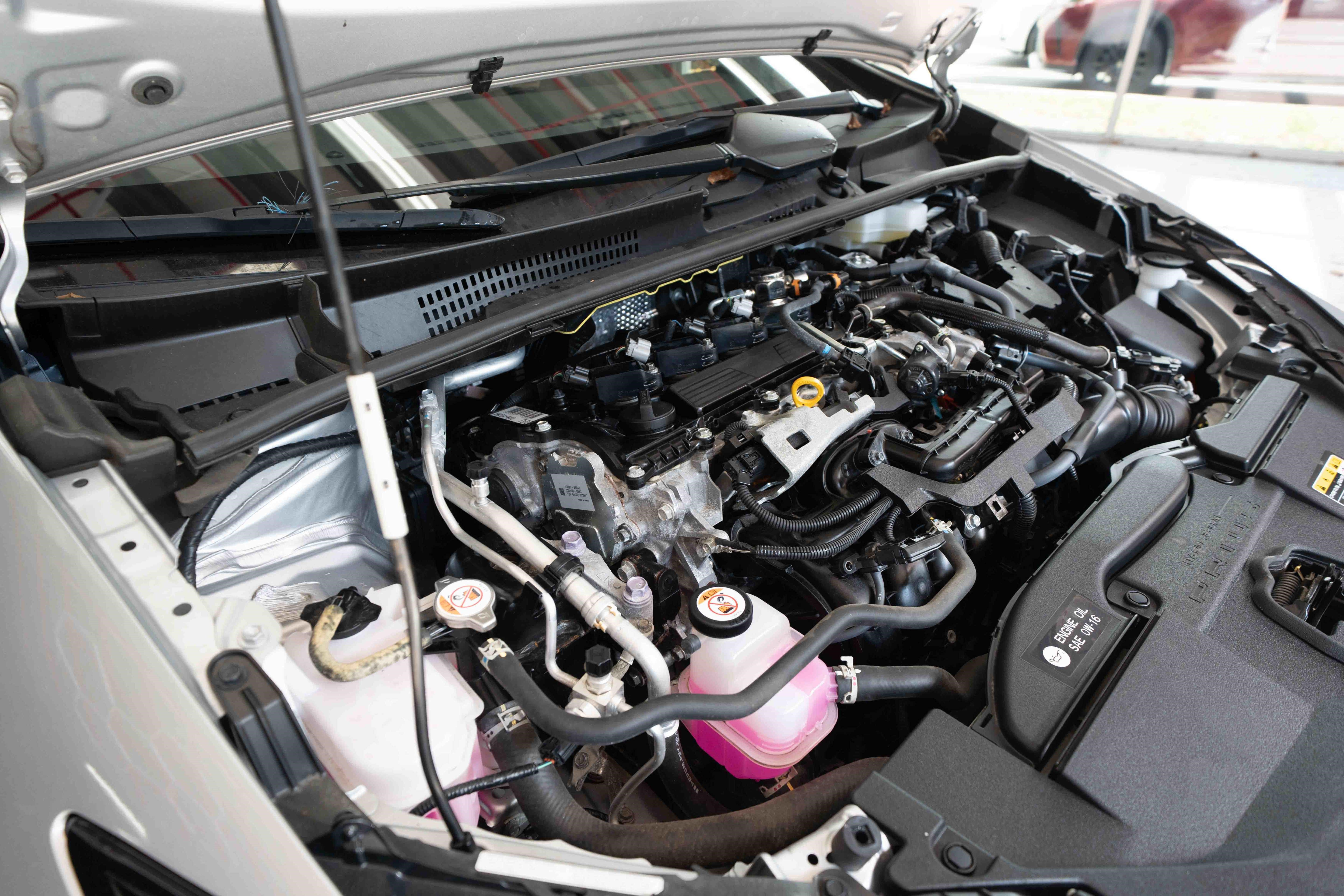 Used 2025 Toyota Prius LE FWD image 31