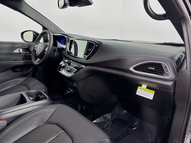 New 2026 Chrysler Pacifica Select w/ S Appearance Package image 29