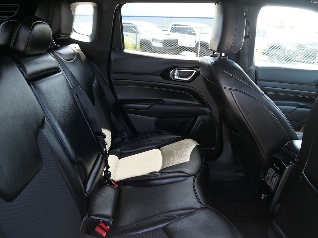 Used 2022 Jeep Compass Latitude FWD image 23