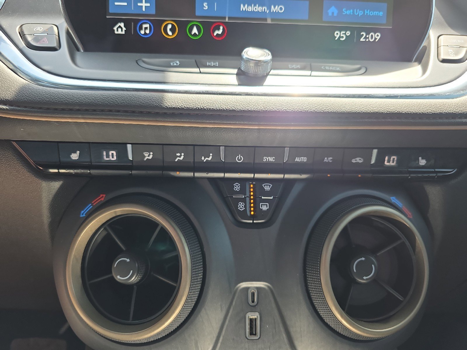 Used 2024 Chevrolet Blazer Premier w/ Driver Confidence II Package image 24