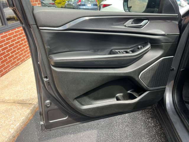 Used 2022 Jeep Grand Cherokee L Laredo image 8