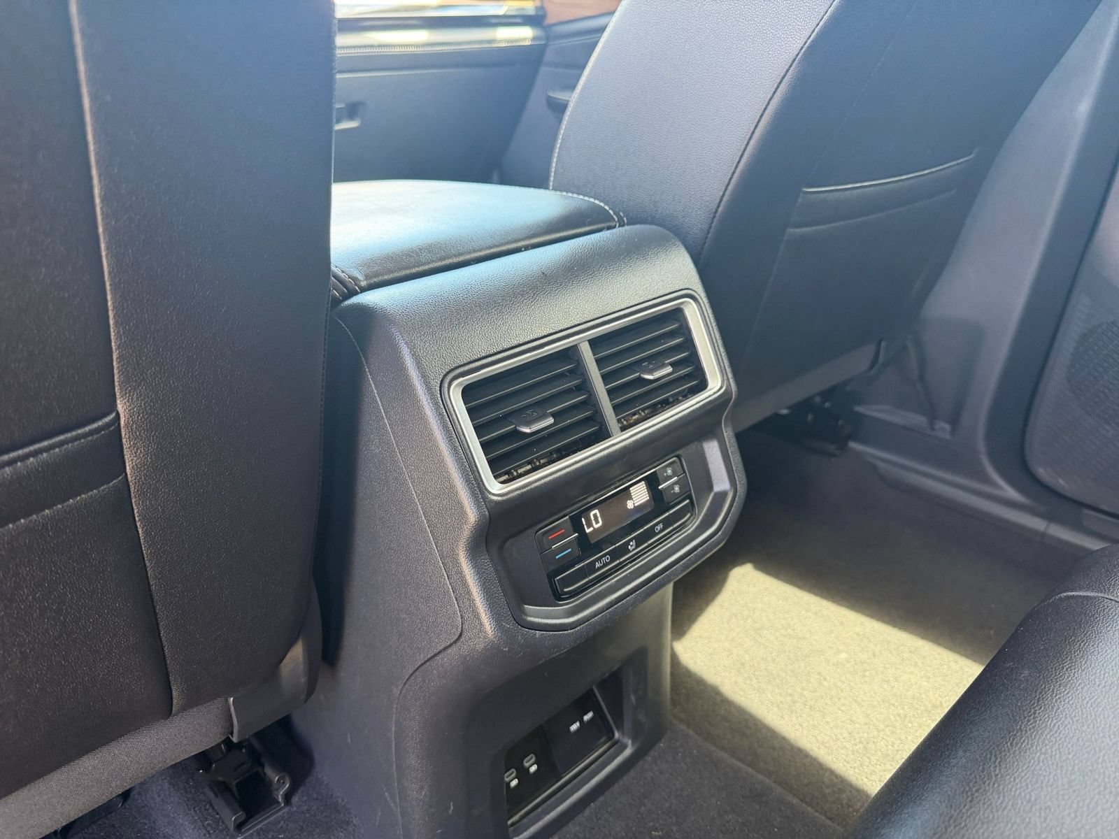 Used 2026 Volkswagen Atlas SE FWD image 20