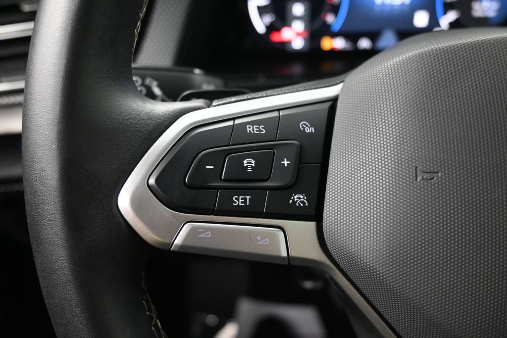 Used 2024 Volkswagen Atlas Cross Sport SEL AWD/4WD image 21
