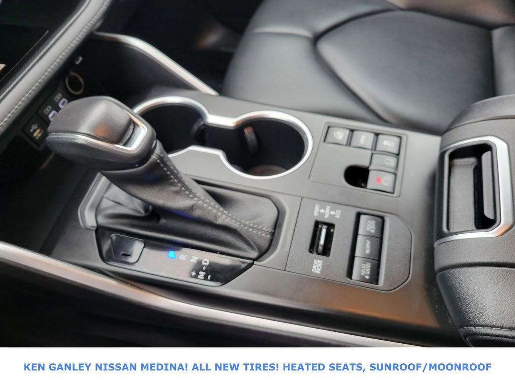 Used 2023 Toyota Highlander L image 27