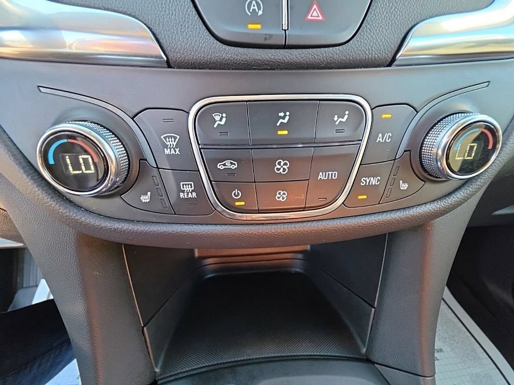 Used 2024 Chevrolet Equinox LT AWD/4WD image 17