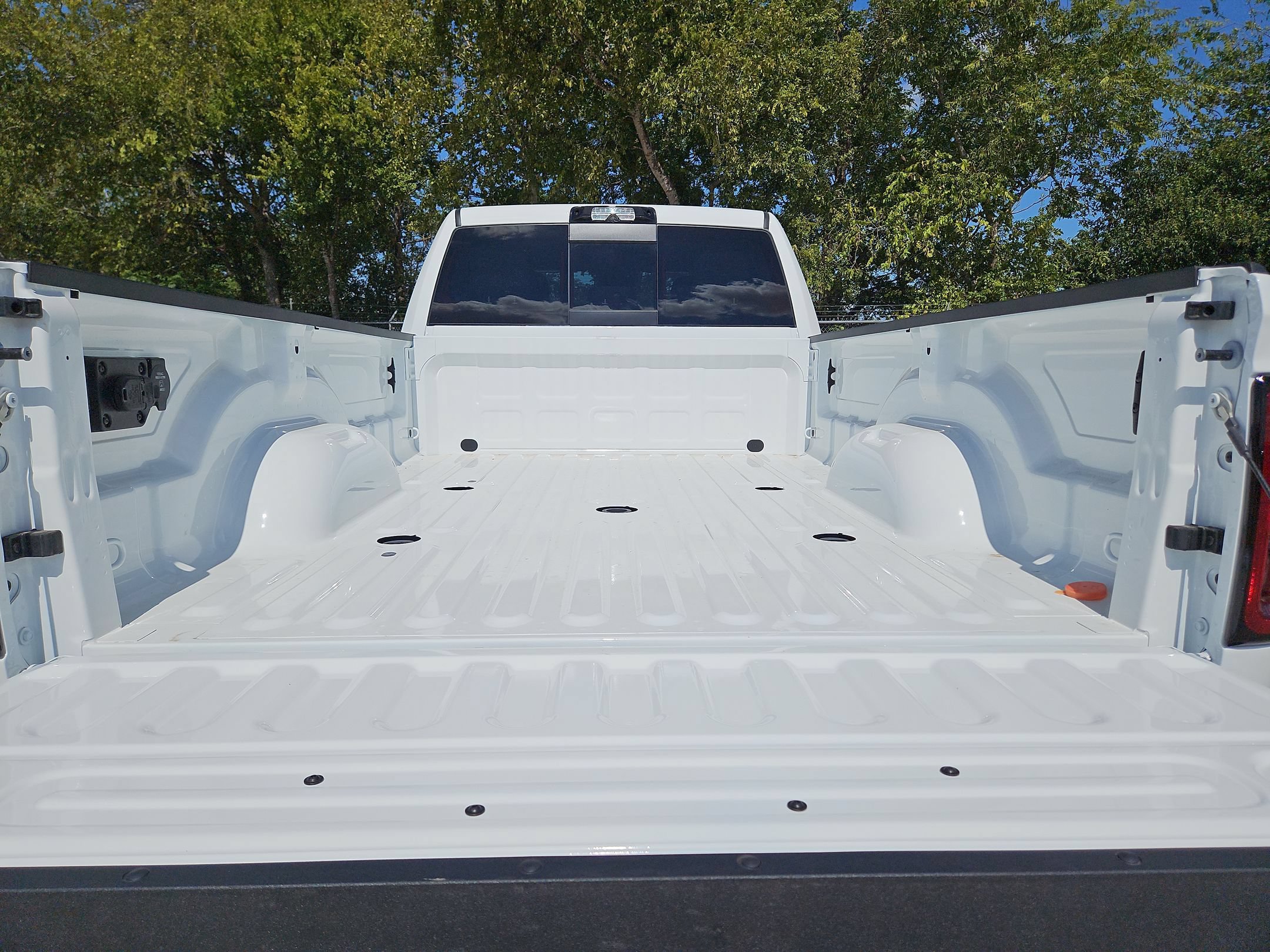 New 2026 RAM 3500 Tradesman AWD/4WD image 19