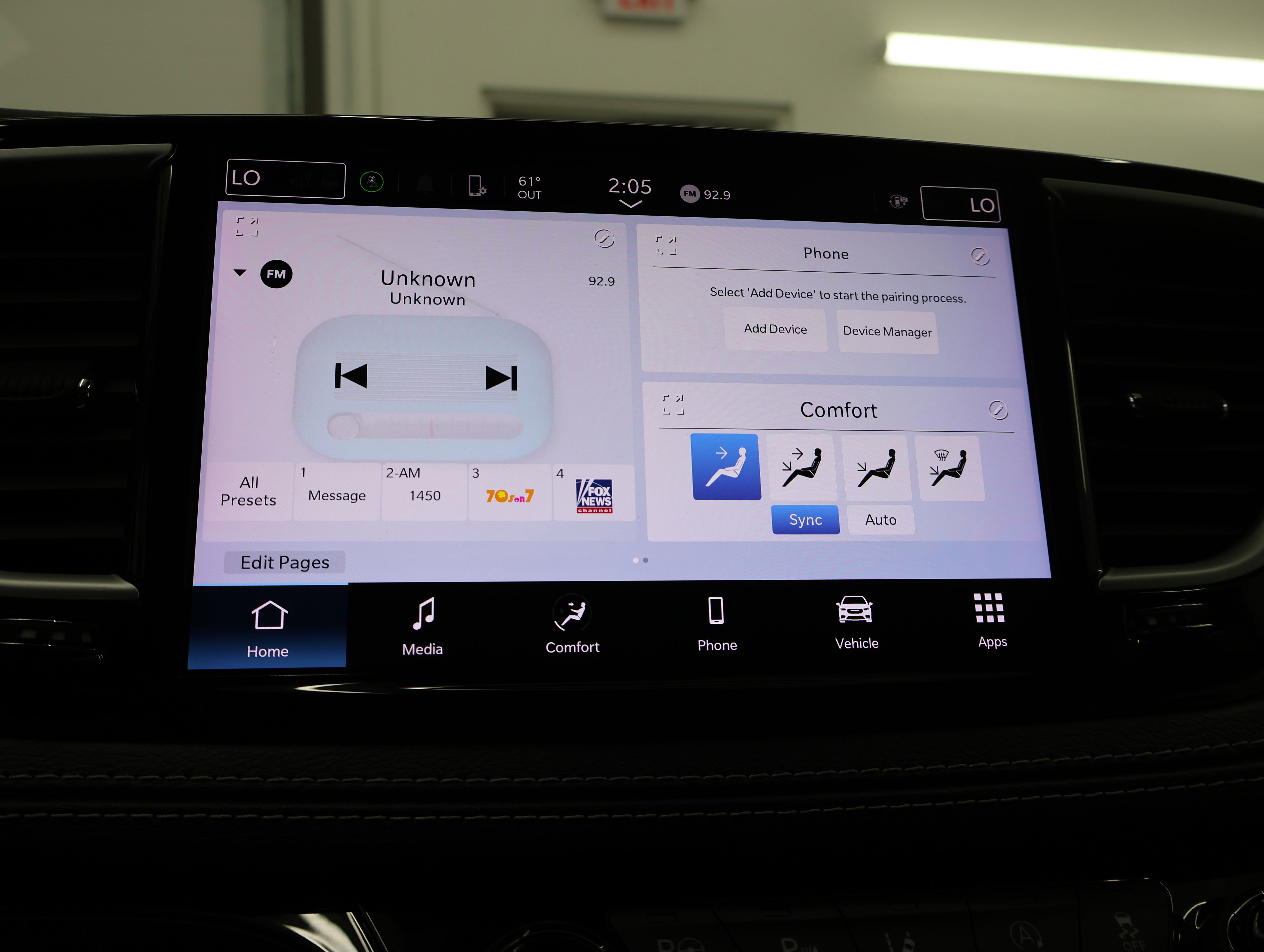 Used 2023 Chrysler Pacifica Touring-L AWD/4WD image 50
