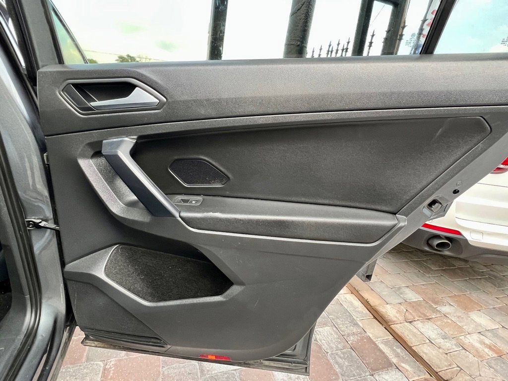 Used 2021 Volkswagen Tiguan SE w/ Panoramic Sunroof Package FWD image 46