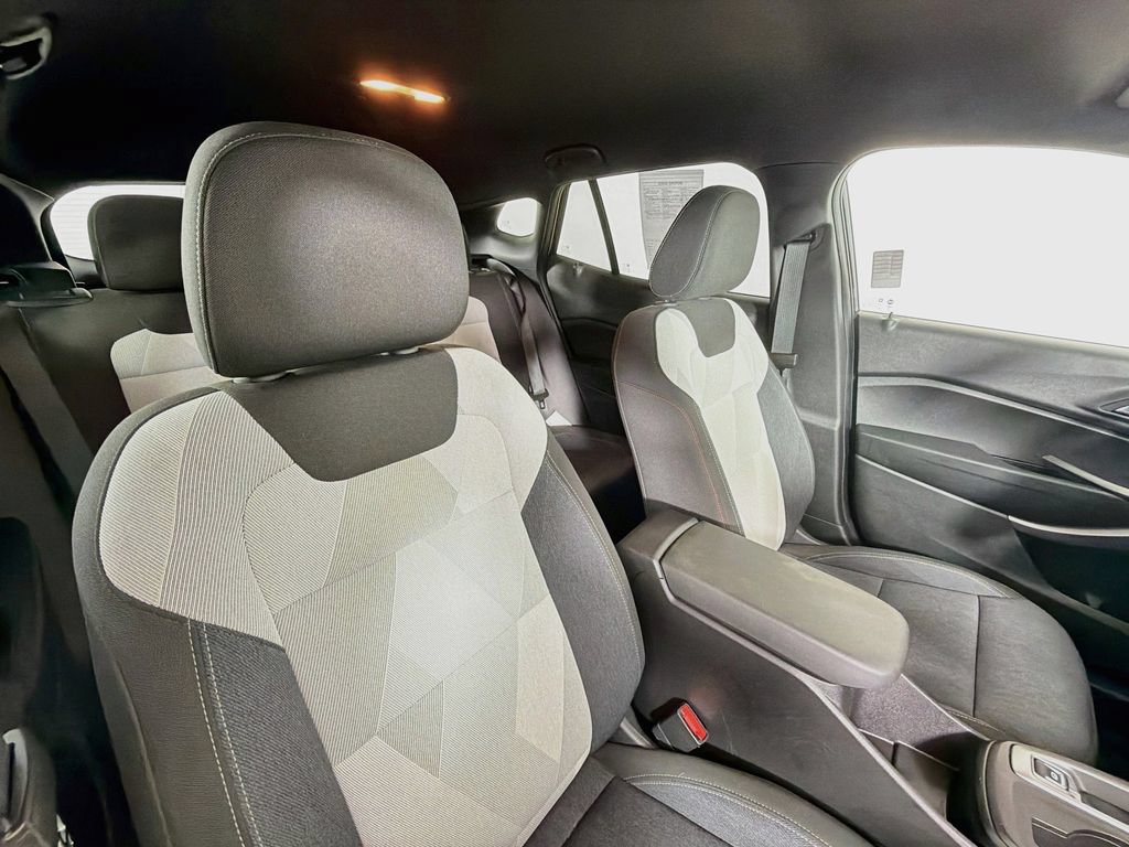 Used 2024 Chevrolet Trax RS FWD image 26