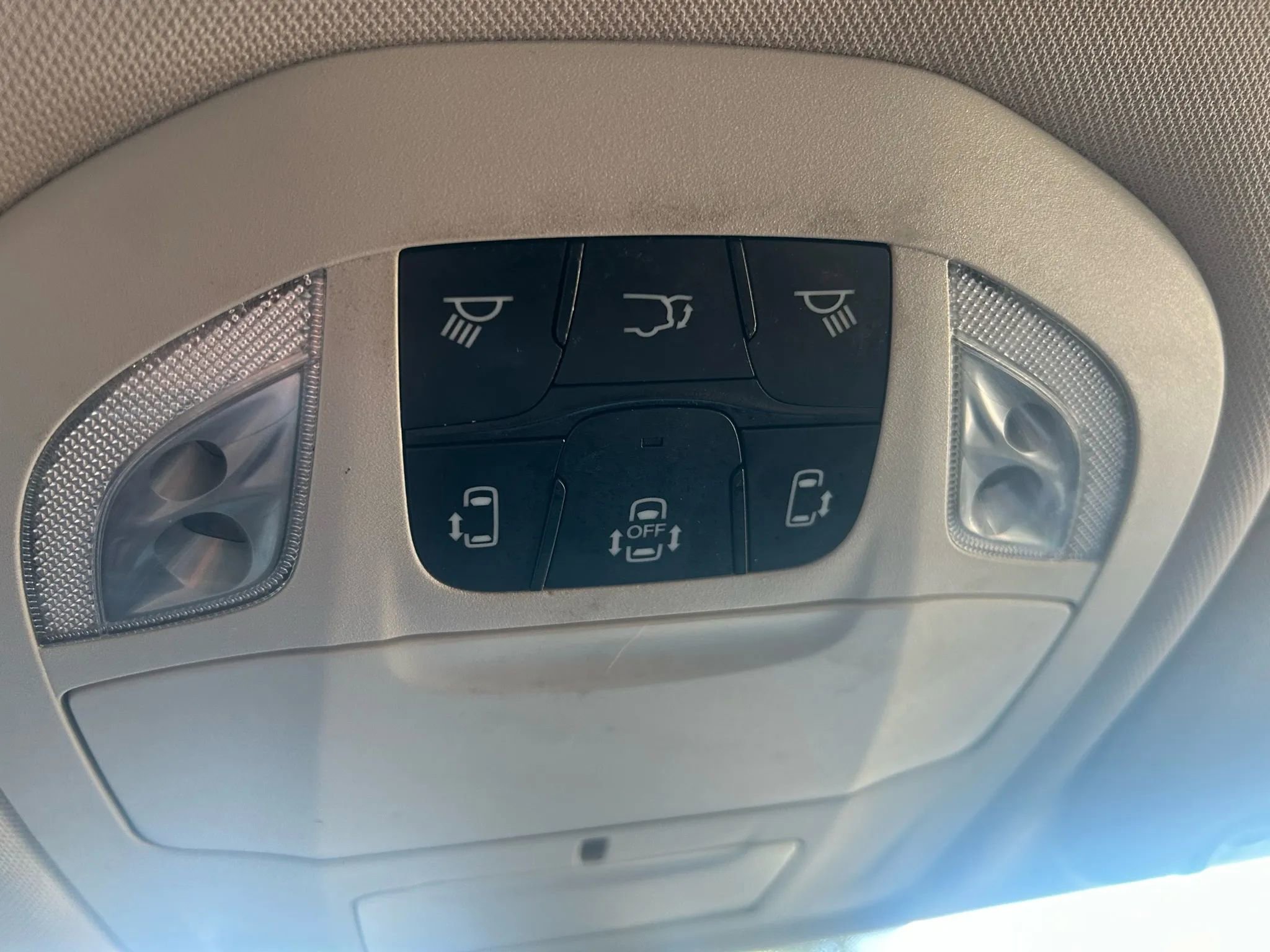 Used 2021 Chrysler Pacifica Touring-L image 15