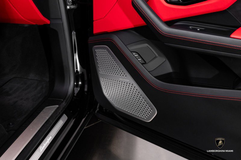 Used 2019 Lamborghini Urus image 41