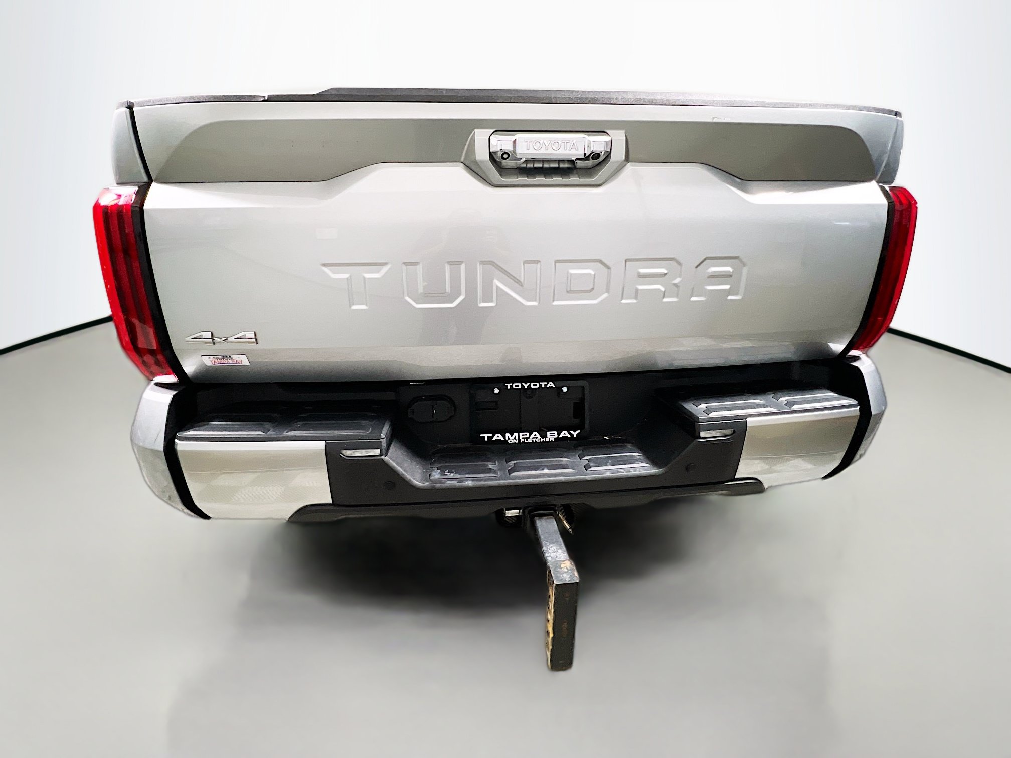 Used 2024 Toyota Tundra Limited AWD/4WD image 6