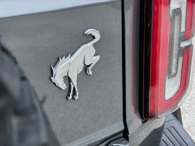 Used 2024 Ford Bronco Badlands AWD/4WD image 11