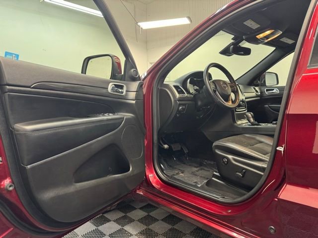 Used 2021 Jeep Grand Cherokee Altitude AWD/4WD image 11