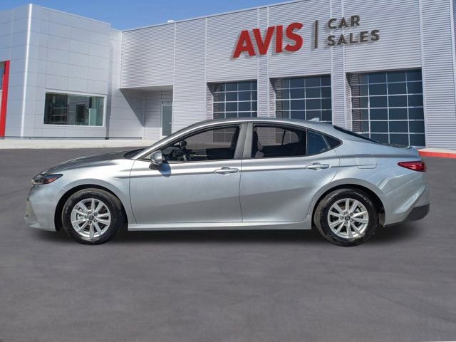 Used 2025 Toyota Camry LE image 10