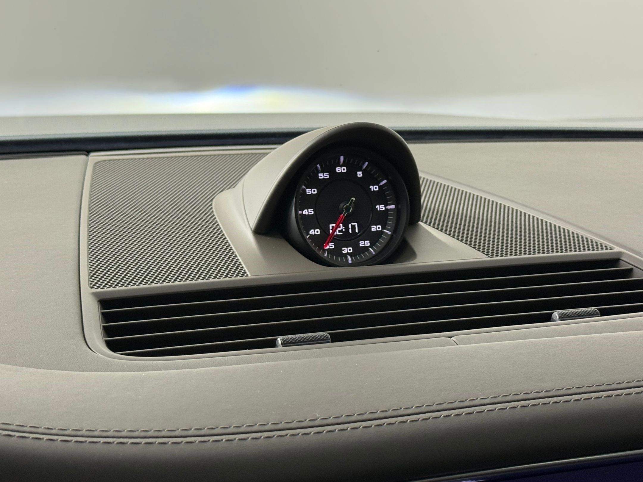 Used 2023 Porsche Panamera 4S image 24