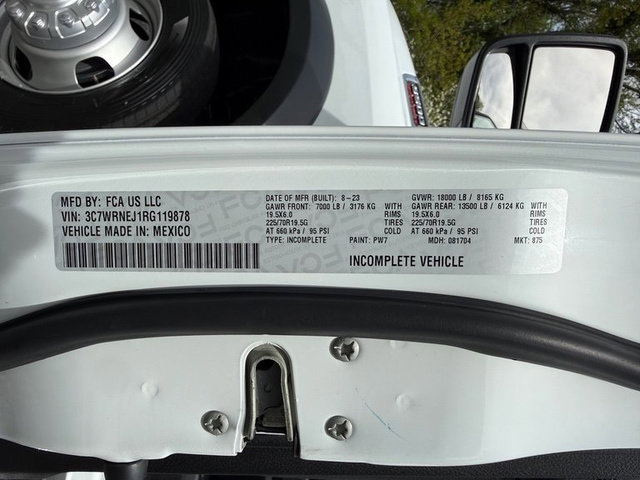 Used 2024 RAM 5500 SLT w/ Quick Order Package 27G SLT AWD/4WD image 31