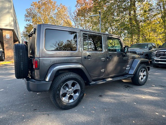 Used 2016 Jeep Wrangler Unlimited Sahara w/ Connectivity Group AWD/4WD image 17