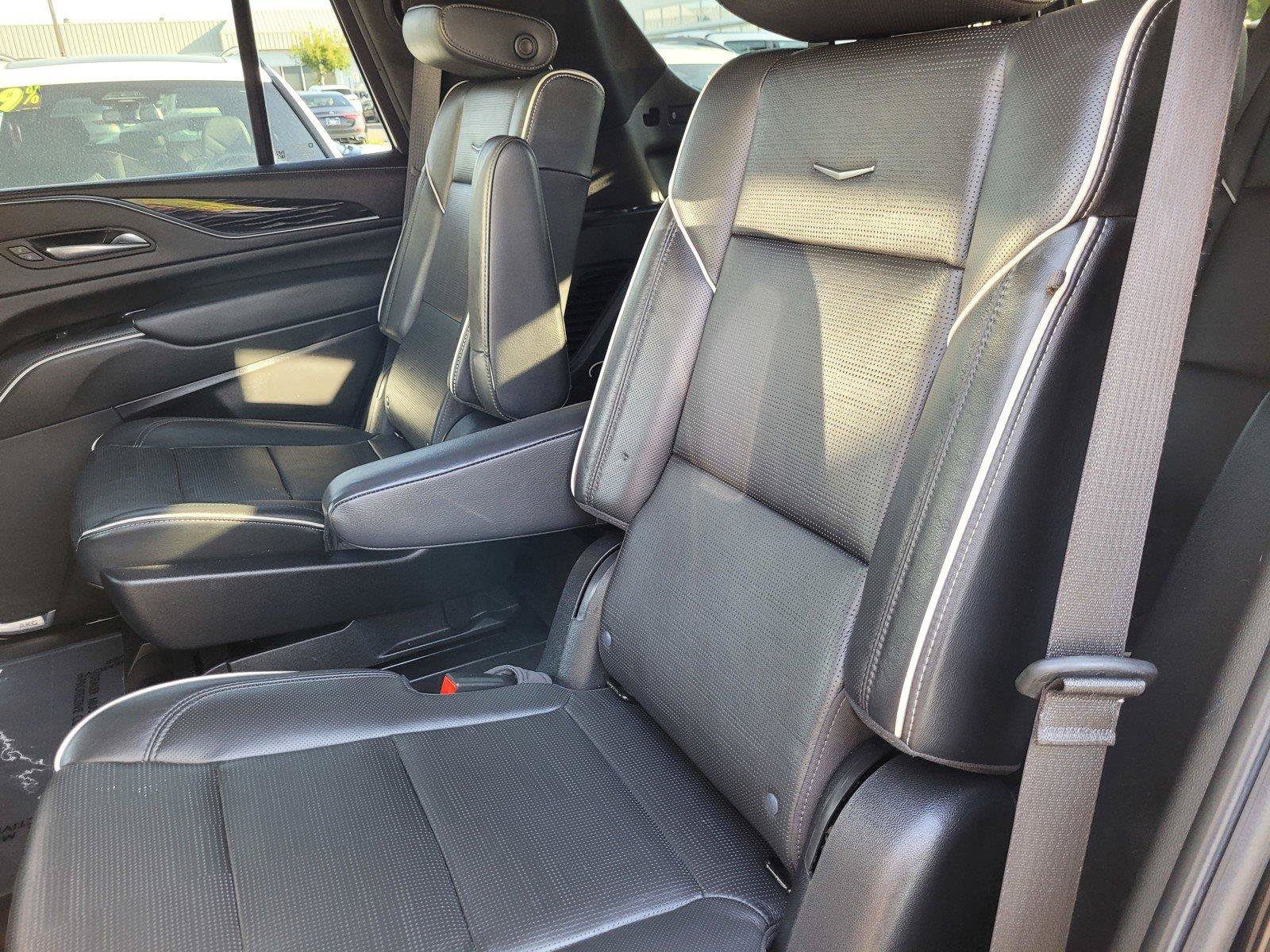 Used 2023 Cadillac Escalade Sport AWD/4WD image 16