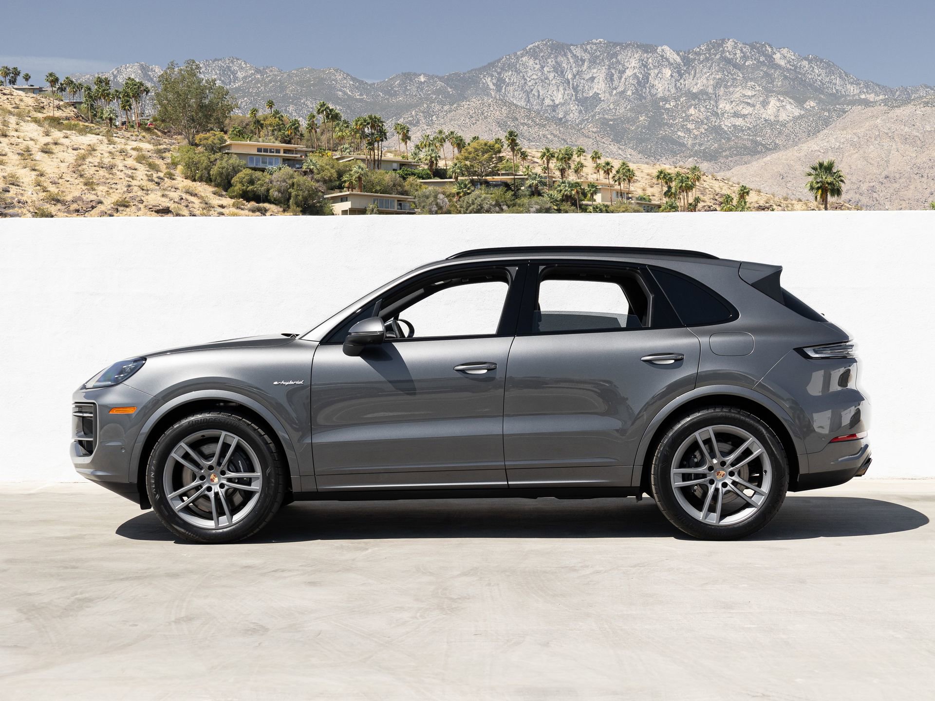 New 2026 Porsche Cayenne E-Hybrid image 2