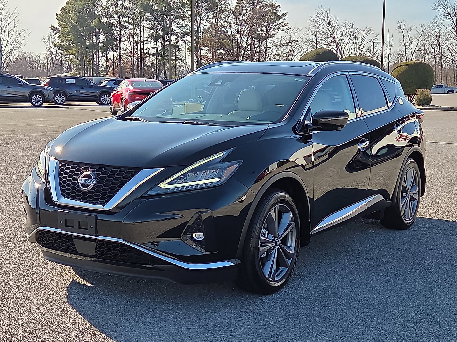 Used 2024 Nissan Murano Platinum w/ Cargo Package image 2