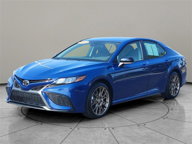 Used 2024 Toyota Camry SE image 2
