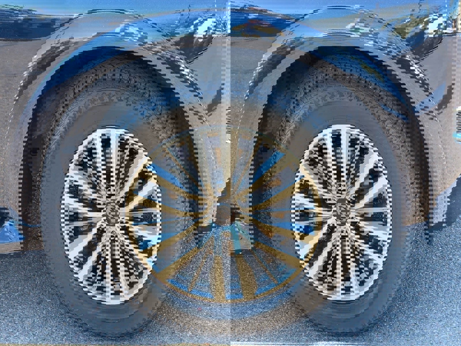 Used 2021 Nissan Armada SL w/ Captain's Chairs Package image 10