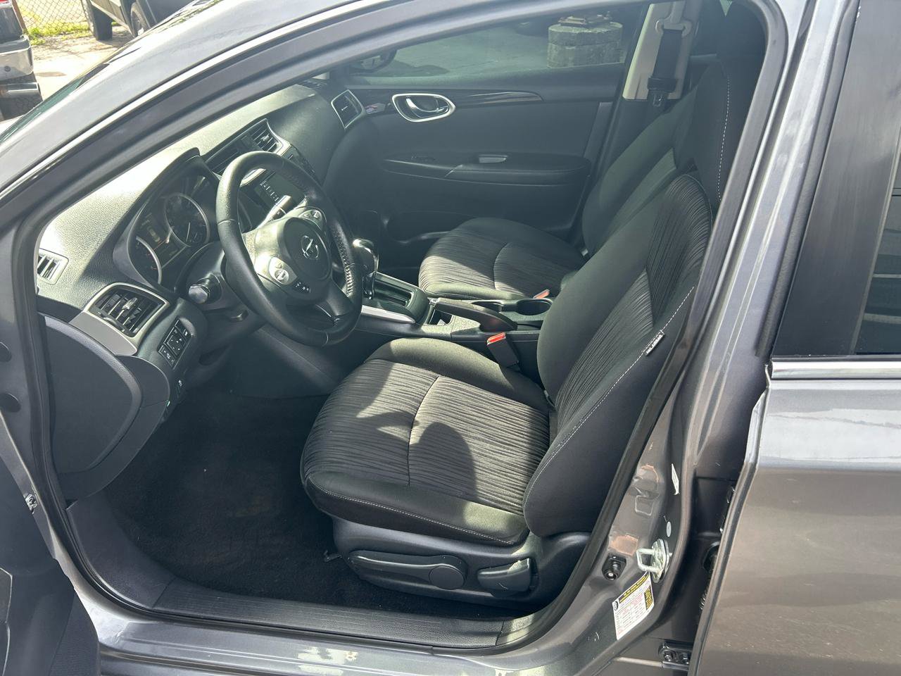 Used 2019 Nissan Sentra SV image 11