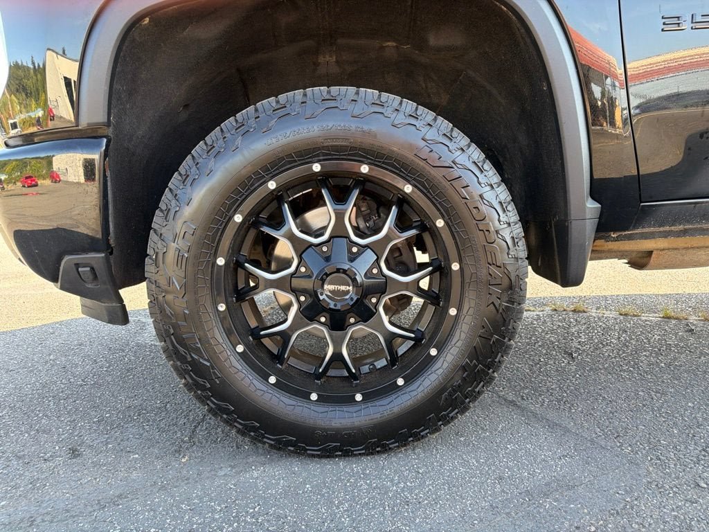 Used 2024 Chevrolet Silverado 3500 LTZ w/ LTZ Plus Package AWD/4WD image 10