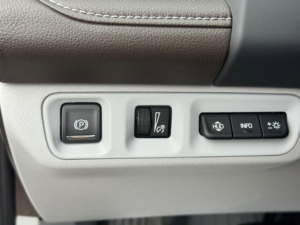 Used 2022 GMC Acadia SLT w/ Technology Package image 17