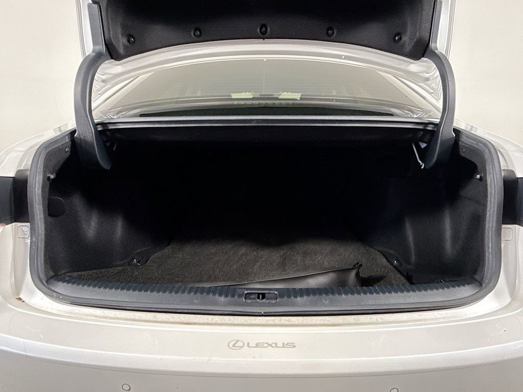 Used 2018 Lexus IS 300 w/ Premium Package image 28