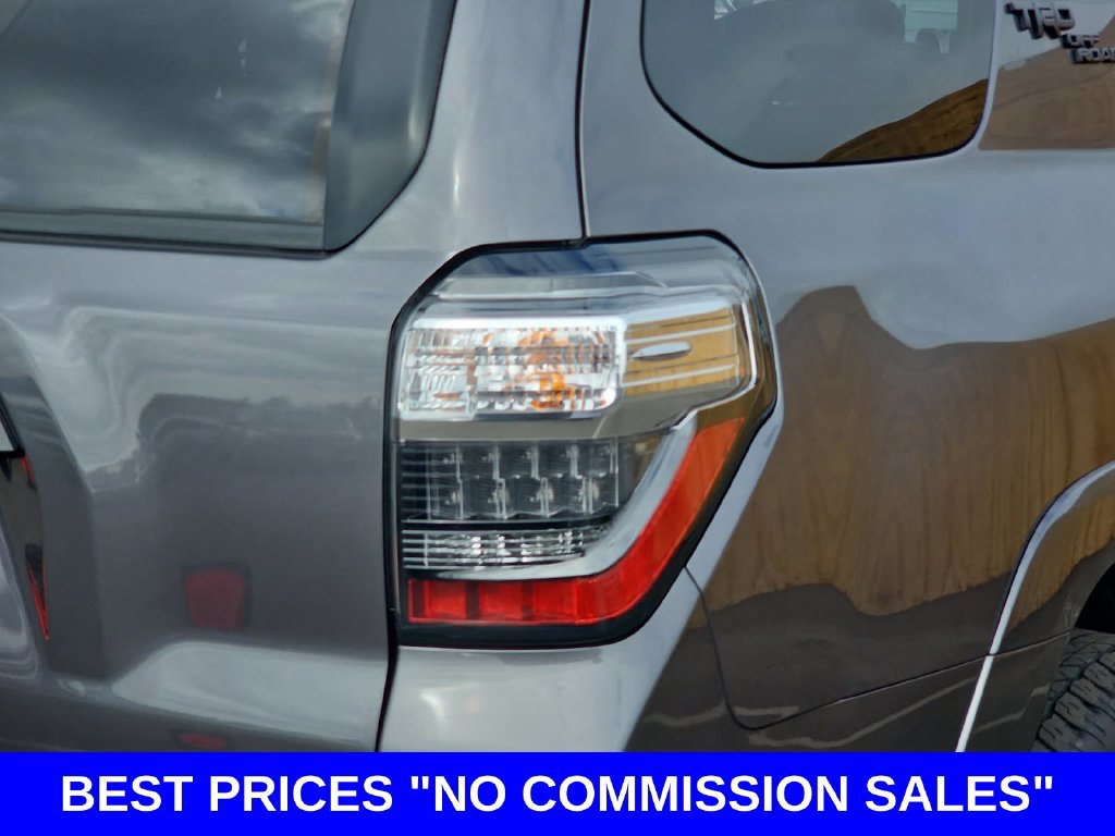 Used 2023 Toyota 4Runner TRD Off-Road Premium w/ Off Road Premium Plus Package AWD/4WD image 39