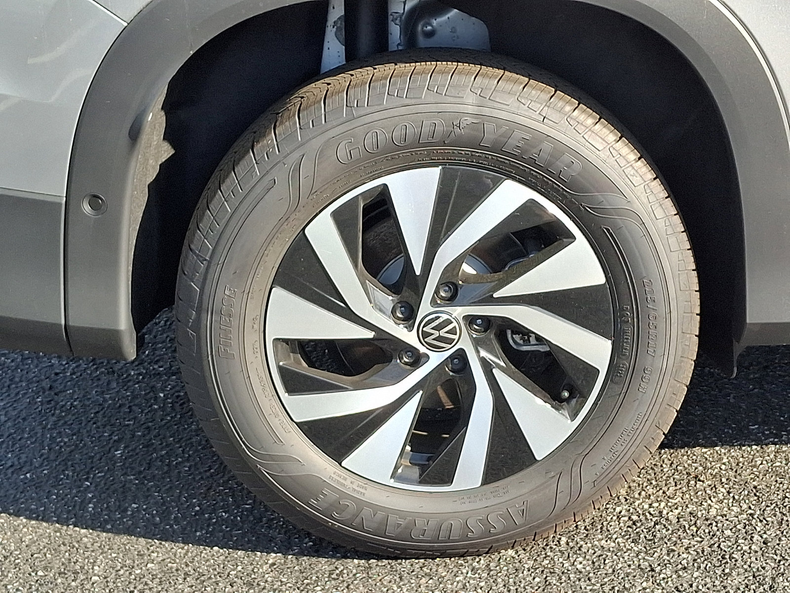 New 2026 Volkswagen Tiguan S AWD/4WD image 5