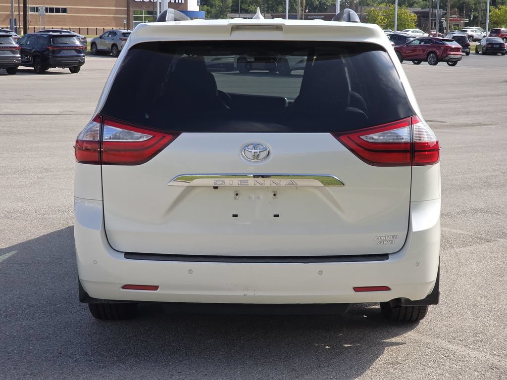 Used 2019 Toyota Sienna Limited AWD/4WD image 10