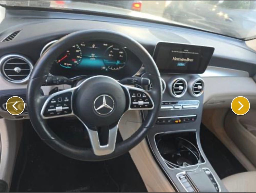 Used 2021 Mercedes-Benz GLC 300 4MATIC w/ Premium Package image 11