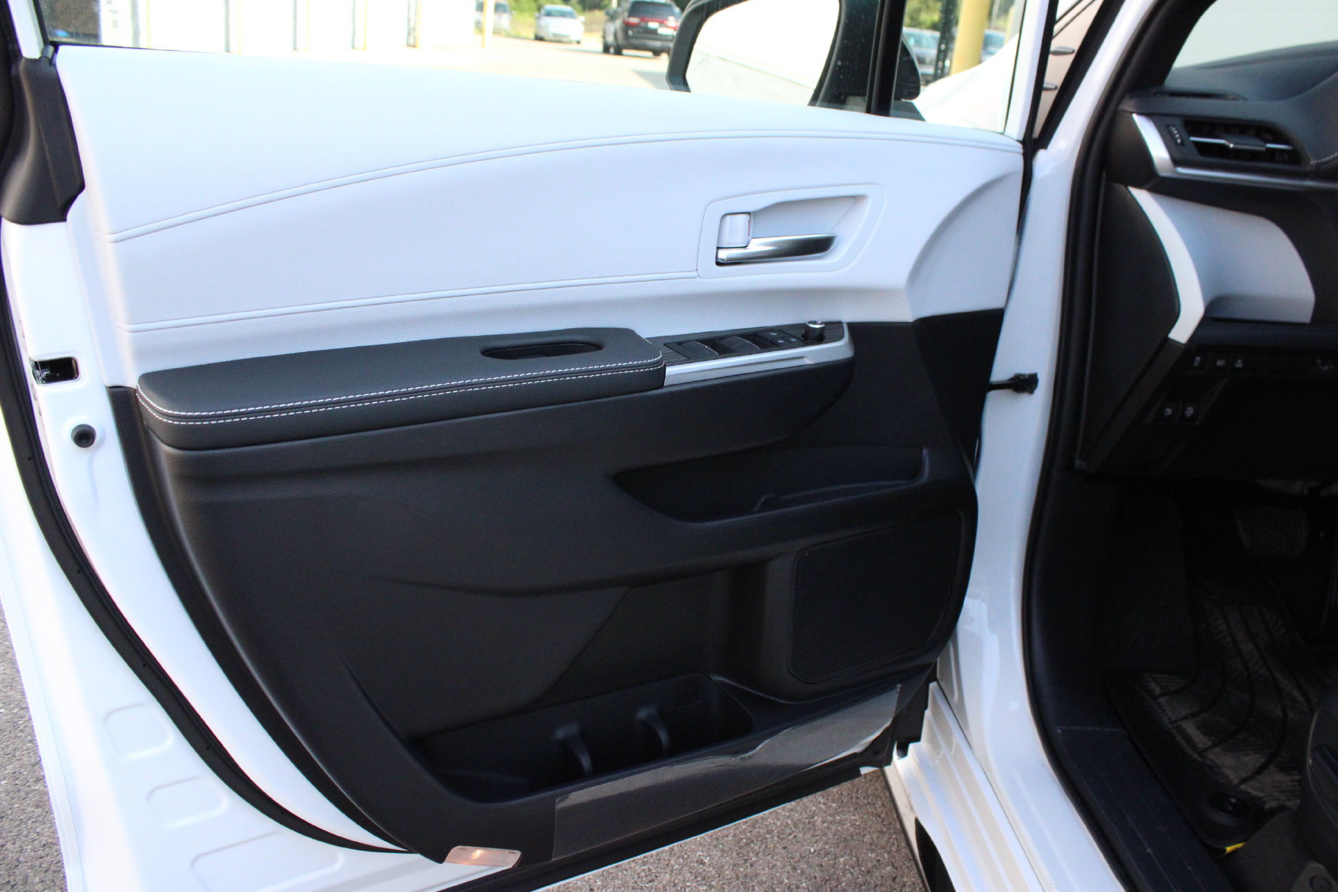New 2026 Toyota Sienna XSE FWD image 13